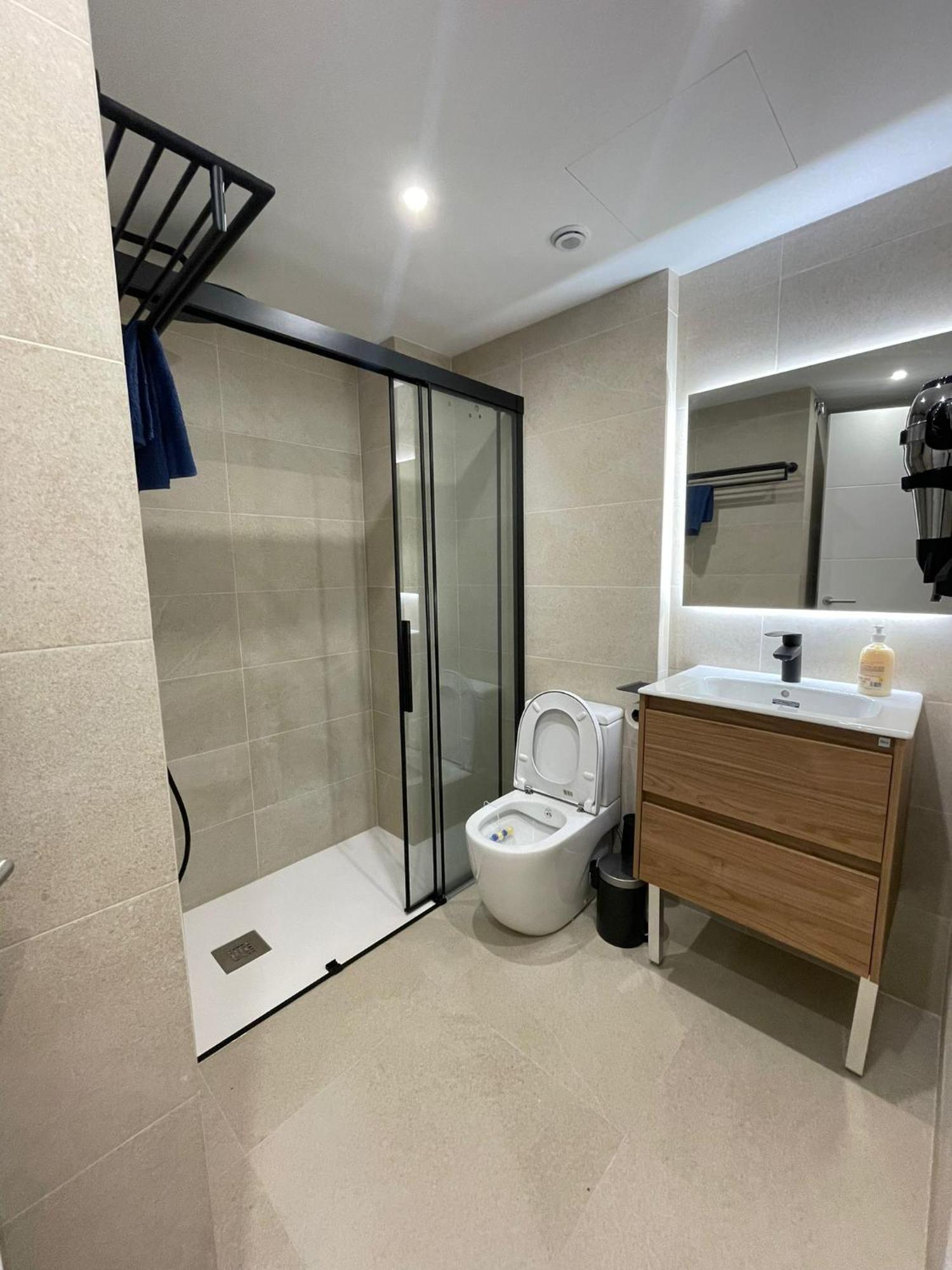 Your Home - Camp Nou Apartment لوسبيتاليت دي يوبريغات المظهر الخارجي الصورة
